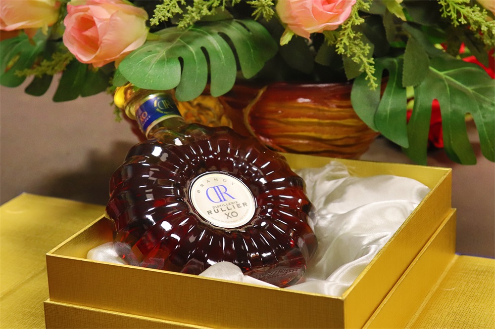 国产亚州麻豆精品AA在线观看什么样的进口红酒亚洲国产麻豆成人综合无码